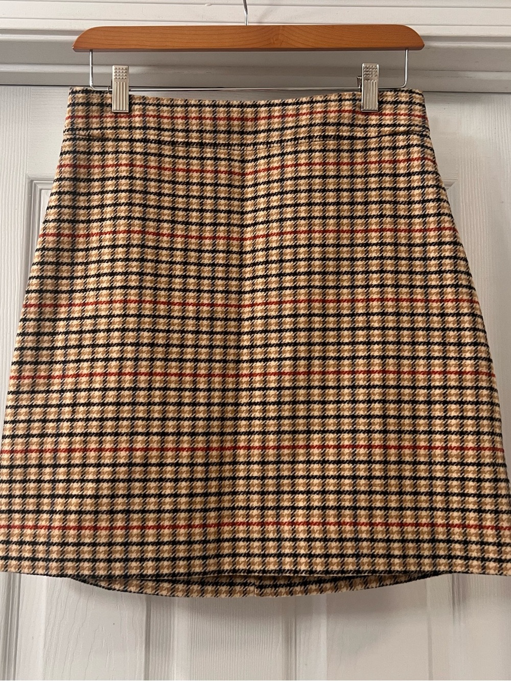 J Crew Classic Beige Plaid Wool Blend A-Line Skirt Sz 4
Workday/Casual